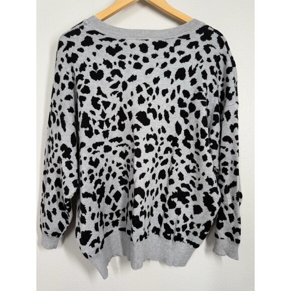 Workshop Republic Gray Leopard Sweater Womens 1X Viscose Soft Animal Print Top - Picture 2 of 7